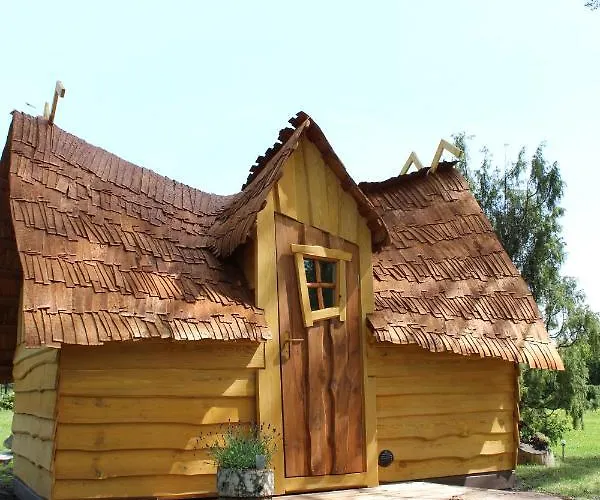 Kargaja Kuke Saun & Kaemping Campsite Padakorve