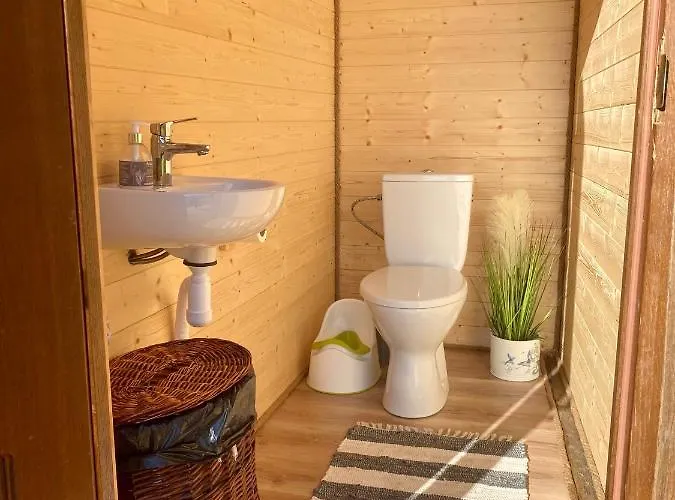 Kargaja Kuke Saun & Kaemping Campsite Padakorve